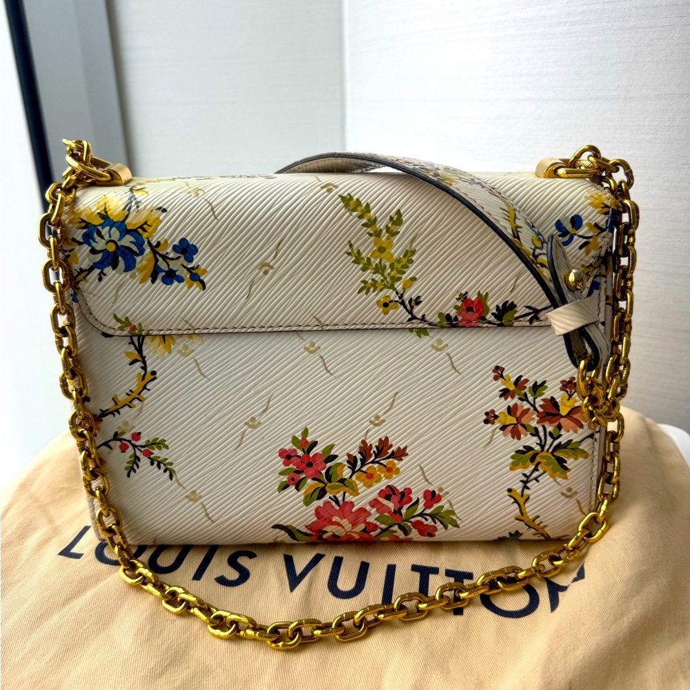 Louis Vuitton Epi Romantic Blossoms Twist MM Limited Edition - Picture 3 of 17